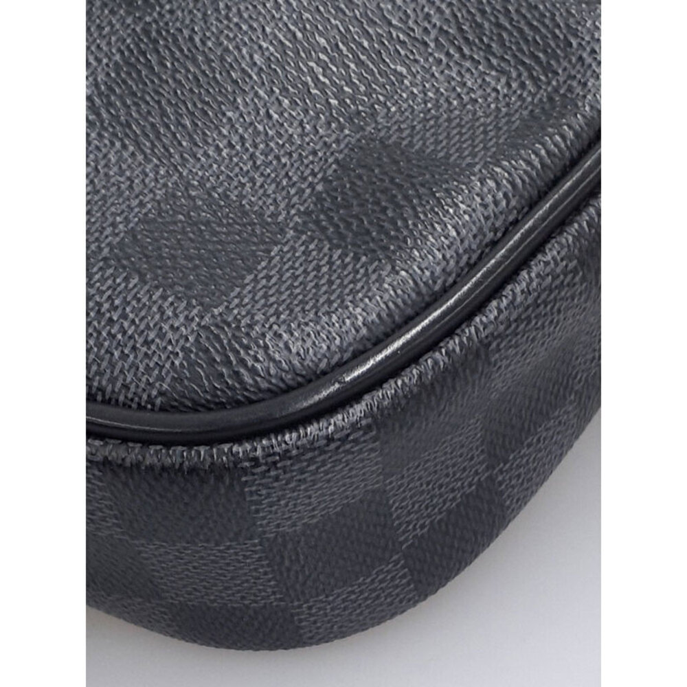 Louis Vuitton Umbrella Damier Graphite Body Bag Black - Picture 6 of 9